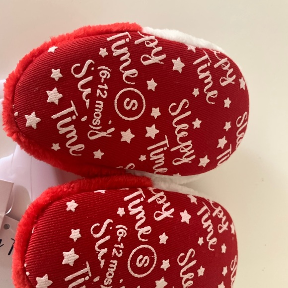 Santa Booties Baby 6-12 Months Soft Gentle on Baby's Feet - Picture 5 of 5